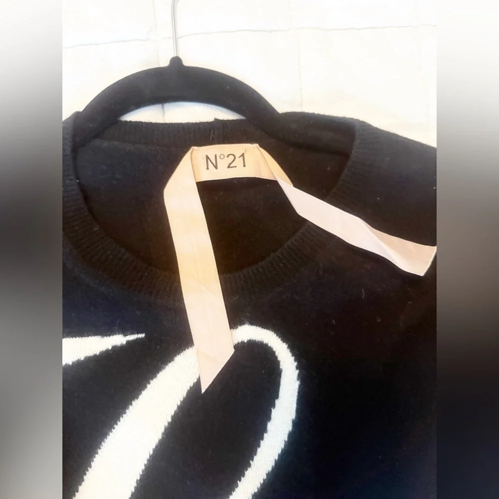 N°21 Intarsia ‘Love’ Sweater - Black/White, Made in Italy
